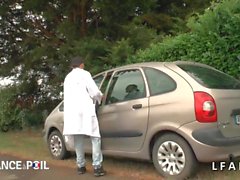 Docteur sodomie s occupe d une jeune demoiselle