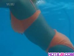 Mai Sakurai and babes are touched at pool