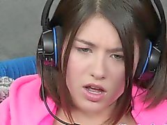 Gamer lesbian Shyla Jennings fingered