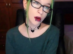 Goth Babe Gets naughty on Cam