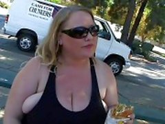 Hot chubby wife prefers hard boxing