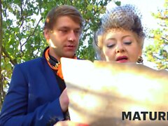 MATURE4K. Meeting the rich mature woman outdoors leads to fooling around