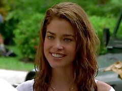 Young hot celebrities Denise Richards & Neve Campbell - Sunporno