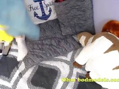 Camgirl Squirts all over her Towel
